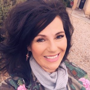 Meet your Posher, Kelli